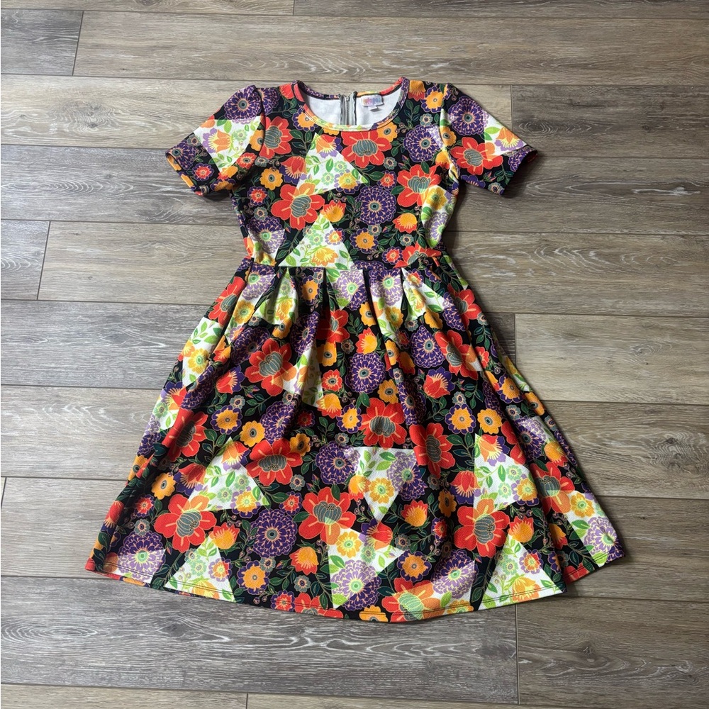 LulaRoe Amelia Dress Sz M Colorful Floral Whimsical Skater Retro Artsy Fun Party